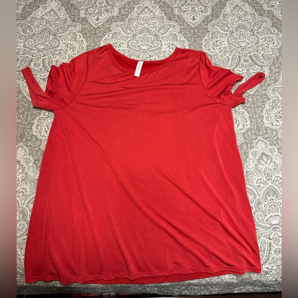 Red cut out sleeve